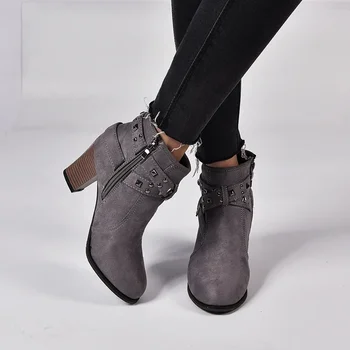 Есенно-зимни дамски ботуши велур дамски зимни ботуши с цип и нитове, памучен дамски обувки за щиколотку, обувки с кръгло бомбе, 2024 г.