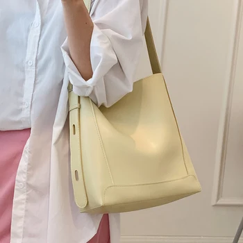 Новата женска съставна чанта Проста чанта през рамо, за да пътуват до работа с голям капацитет Корейски модни чанти-незабавни посланици от изкуствена кожа